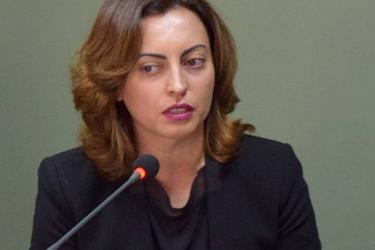 Լենա Նազարյանը պարզաբանում է, թե ինչու պետք է առաջադրել վարչապետի թեկնածու և չընտրել նրան