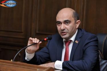 Էդմոն Մարուքյանի կարծիքով՝ «մեծ դեբատի» ժամանակ Ծառուկյանին ուղղված իր հարցից հետո ԼՀ-ի նկատմամբ իրականացվում է լայն հակաքարոզչություն