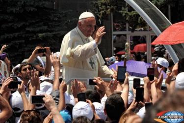 Հռոմի Ֆրանցիսկոս պապը նշում Է ծննդյան 82-ամյակը