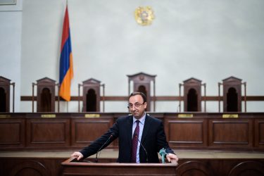 Ուժեղ, ժողովրդավար և զարգացող Հայաստան հնարավոր է կառուցել ոչ թե զգացմունքի, այլ բացառապես օրենքների և Սահմանադրության գերակայության պայմաններում. ՍԴ նախագահ Հրայր Թովմասյանի ուղերձը