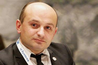 «Տոնածառ ջան, տոնածառ, ինչ սիրուն ես ու պայծառ…». Ստյոպա Սաֆարյան